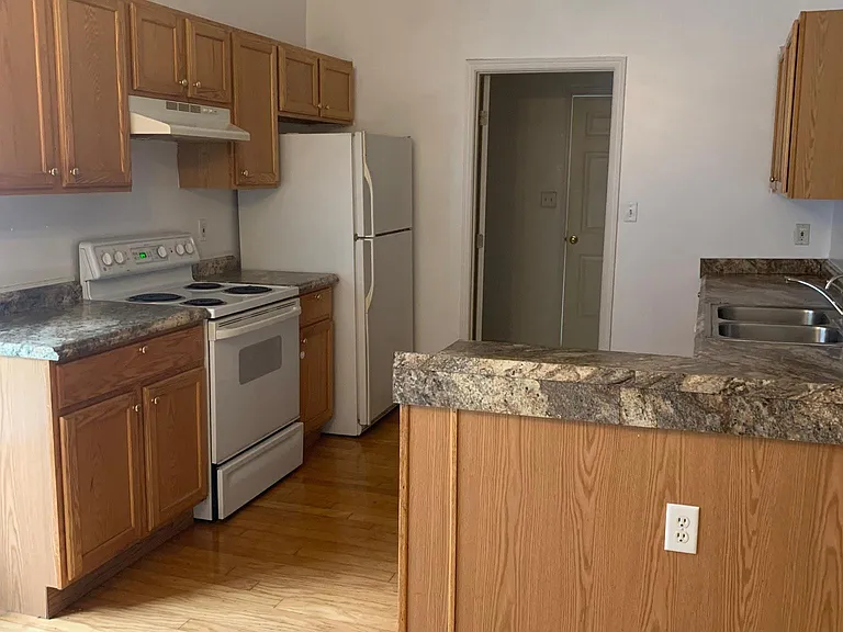 3612 King Edward Way — Photo 5