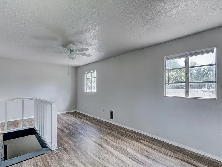 1904 Cherry Ln — Photo 15