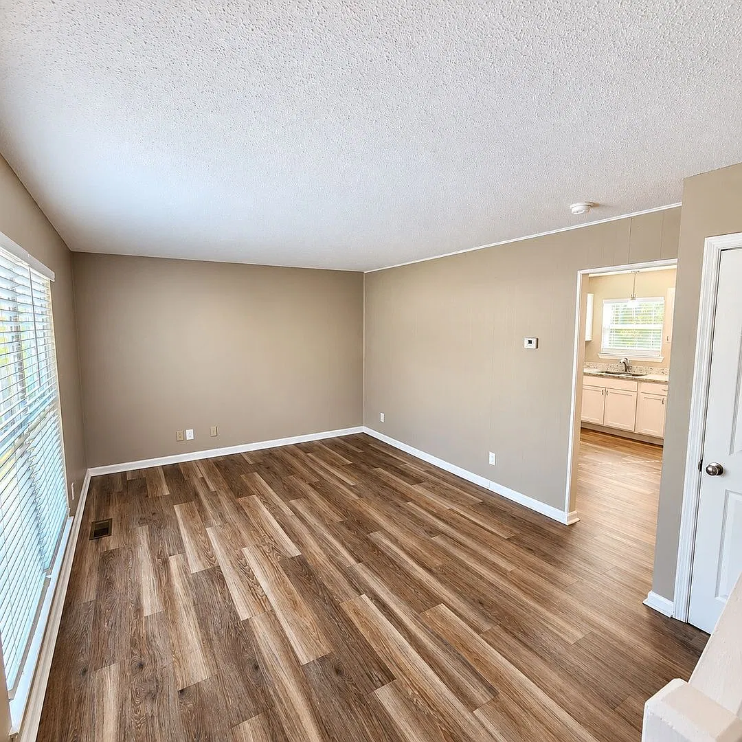 2 bed, 1.5 bath, 1100 sqft, $1,250 — Photo 3