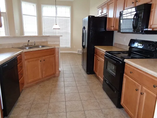 10195 Tall Hickory Dr — Photo 4