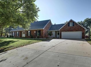 2922 Scotia Trl, Quincy, IL 62301