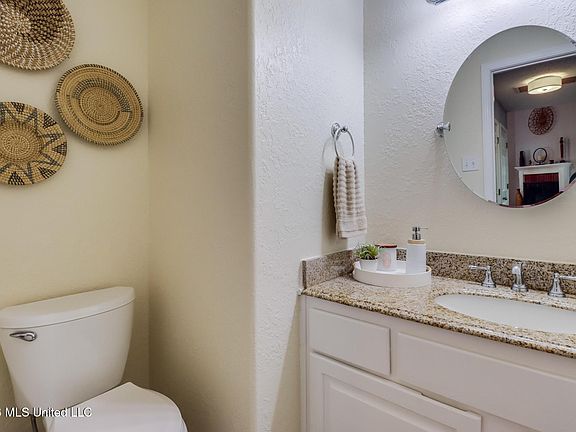 5th image of 11165 Hendry Dr