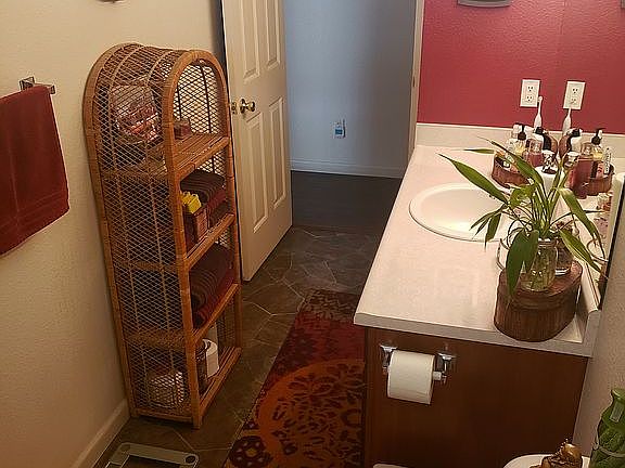 Front bathroom. Simply beautiful