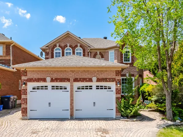 5390 McFarren Blvd, Mississauga, ON L5M 5Y5