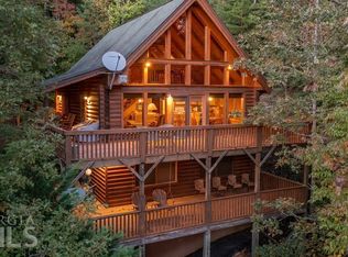 425 Hidden Acres Trl, Franklin, NC 28734