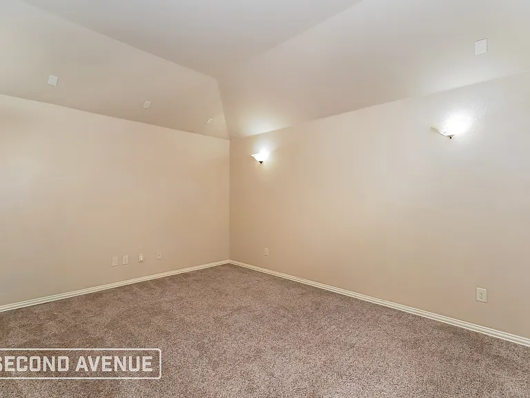 401 Bamborough Dr — Photo 17