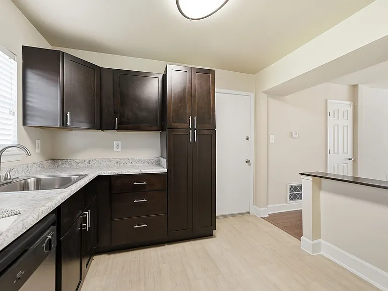 Westgate Apts & Townhouses LP — Photo 40
