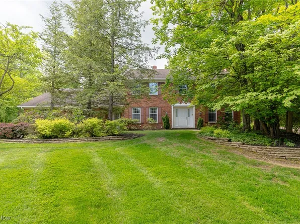 9409 Kings Ct, Brecksville, OH 44141