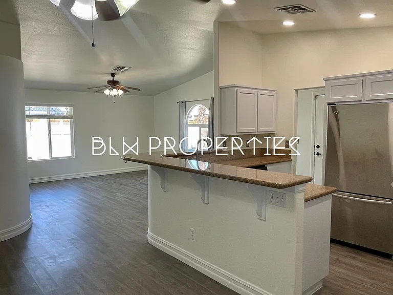 6150 Mariposa Ave — Photo 9