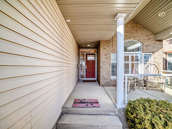 2nd image of 9 Nottingham Bay