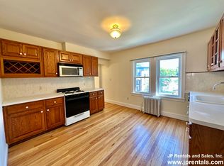 12 Pinehurst St APT 2, Roslindale, MA 02131