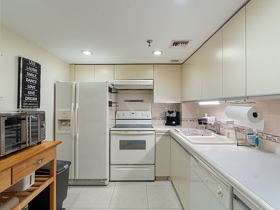 5th image of 4301 Collins Ave APT 804