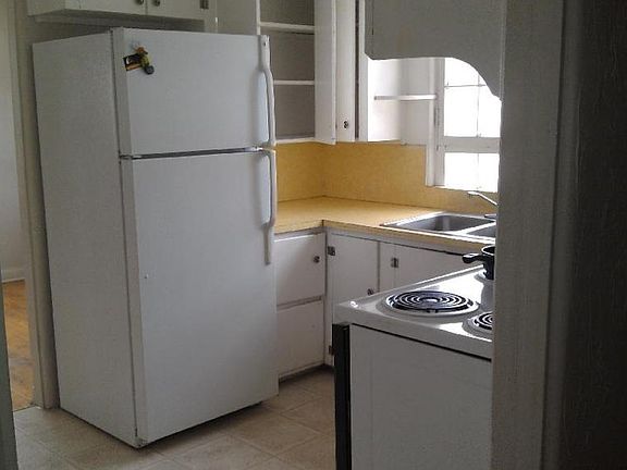 3rd image of 675 J St