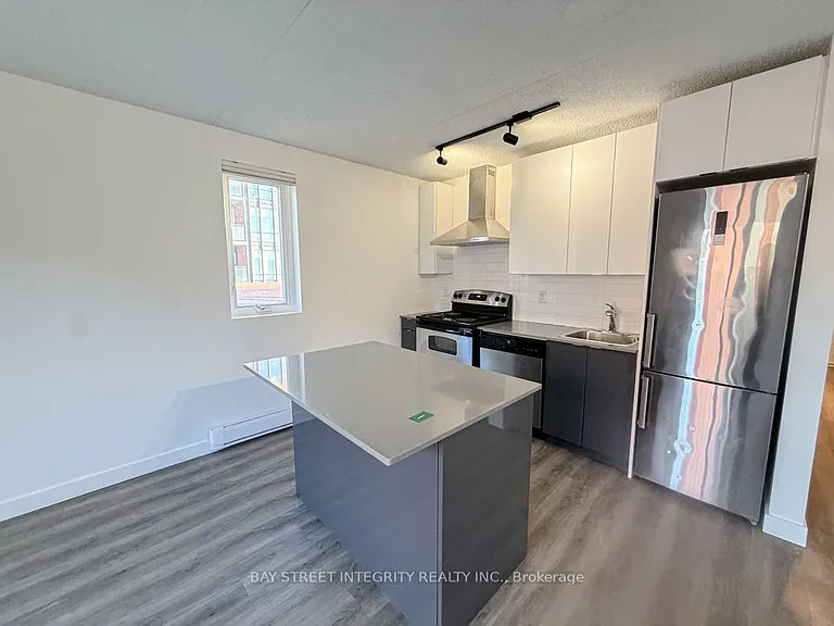 678 Queen St E #7 — Photo 5
