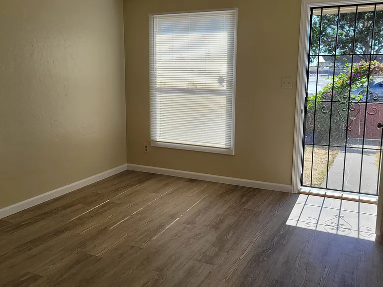 1061 Connecticut St #1061 — Photo 3