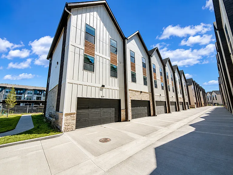 5061 Exposition Dr — Photo 13
