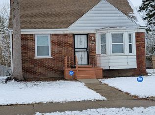 19559 Kelly Rd, Harper Woods, MI 48225