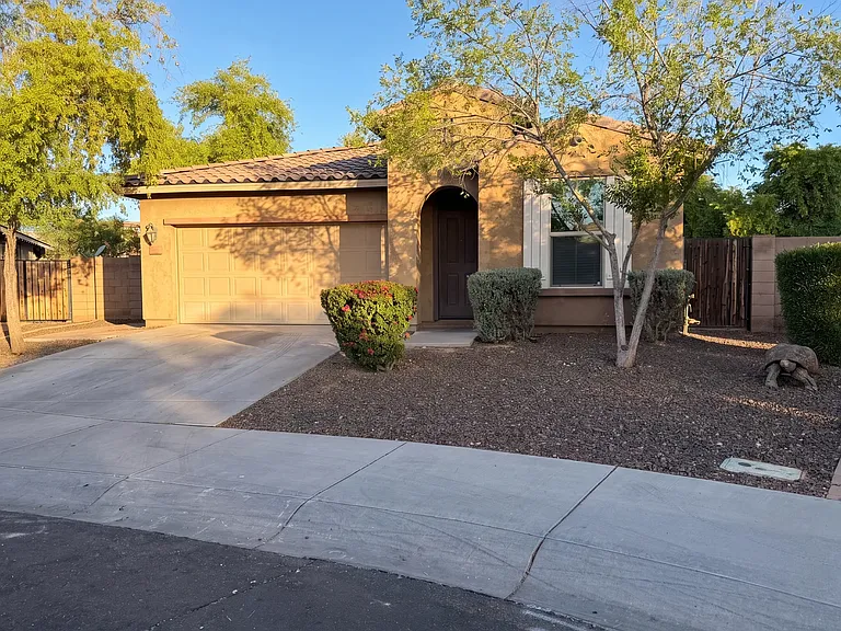 146 E Bernie Ln — Photo 8