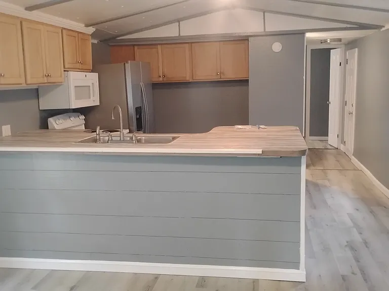 800 Denton Blvd NW #7 — Photo 2