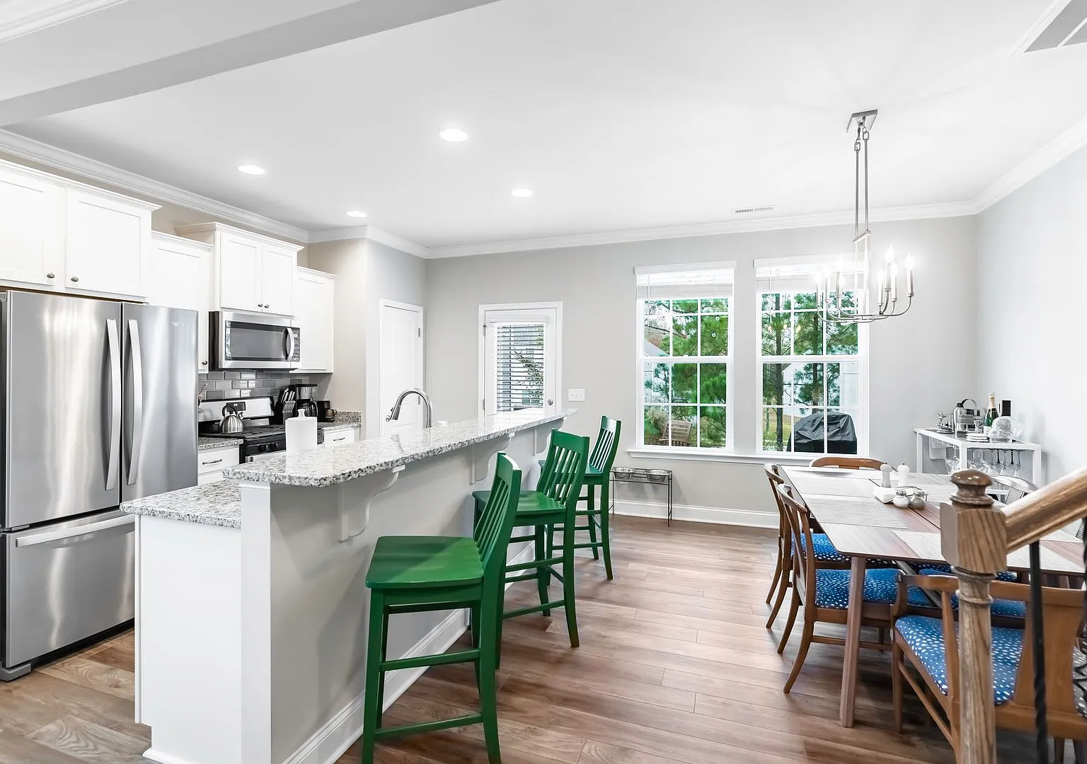 Available September 28 - Stylish and Spacious 3 Bedroom, 2.5 Bathroom Townhome w/ Garage! — Photo 4
