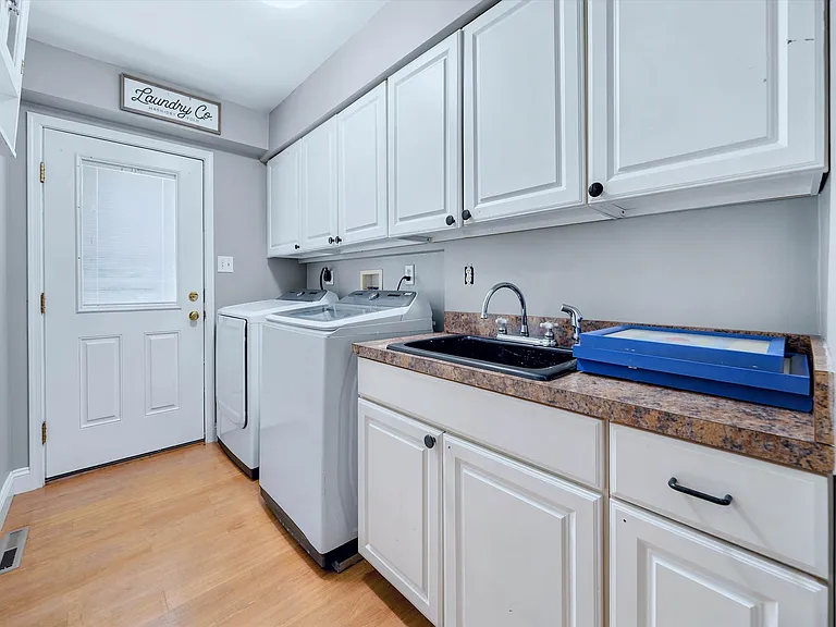 5 Comet Ct — Photo 11