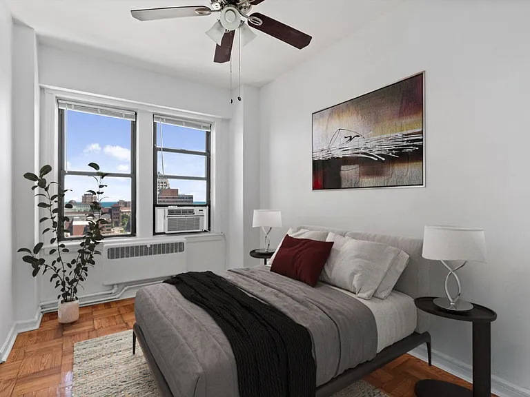 Granville Apartments — Photo 33