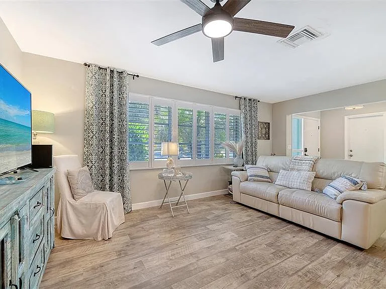 6758 S Lockwood Ridge Rd — Photo 11