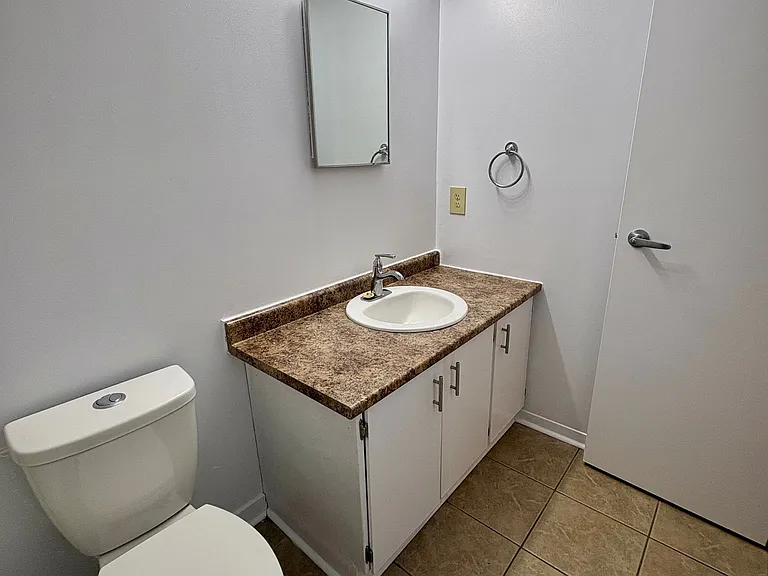 625 Glengarry Blvd — Photo 8