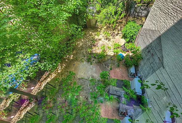 Rented by RELEASE NY | media 9