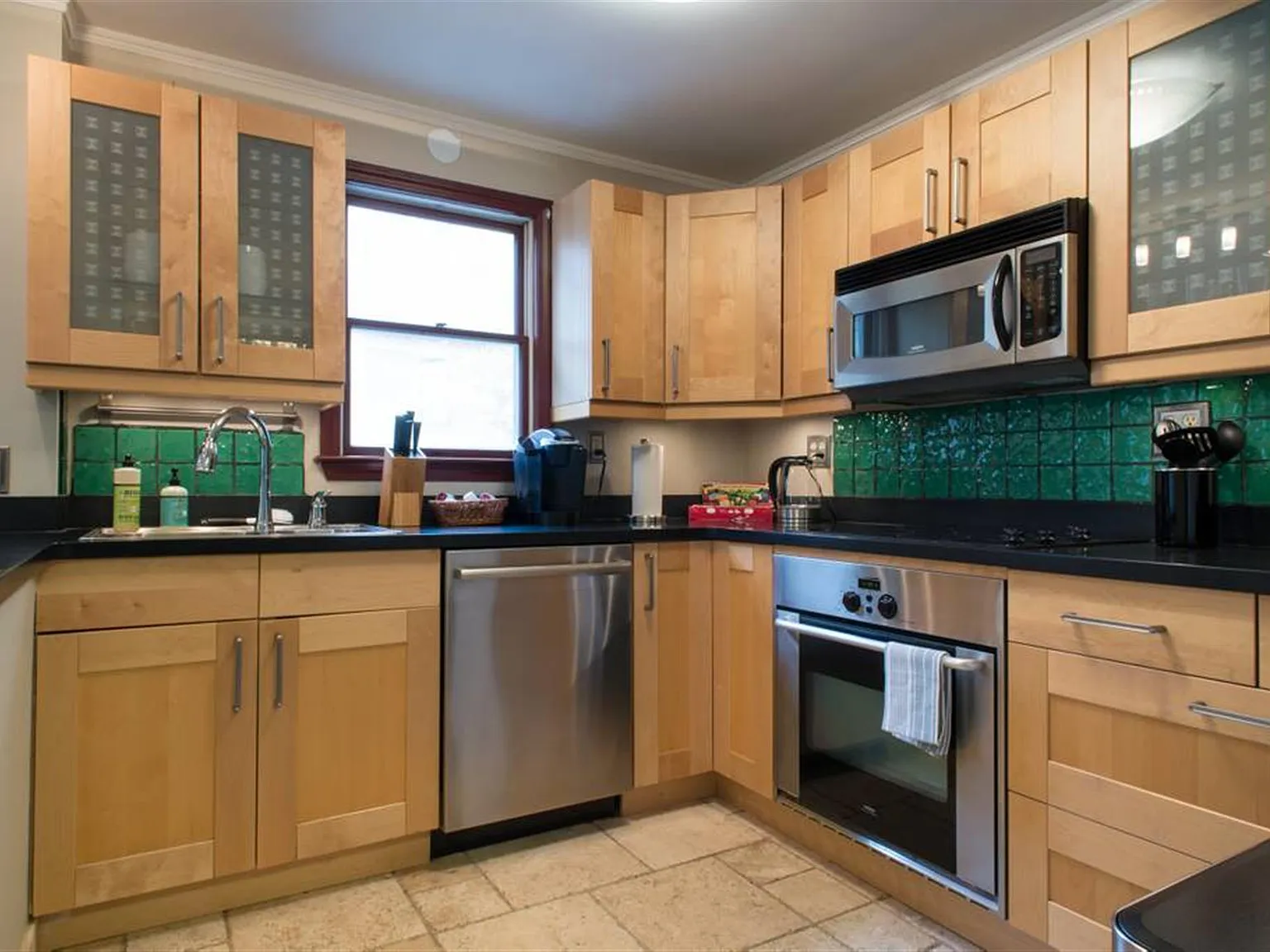 3 bed, $5,200 — Photo 3