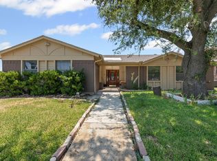 100 Countryside Dr, Arlington, TX 76014