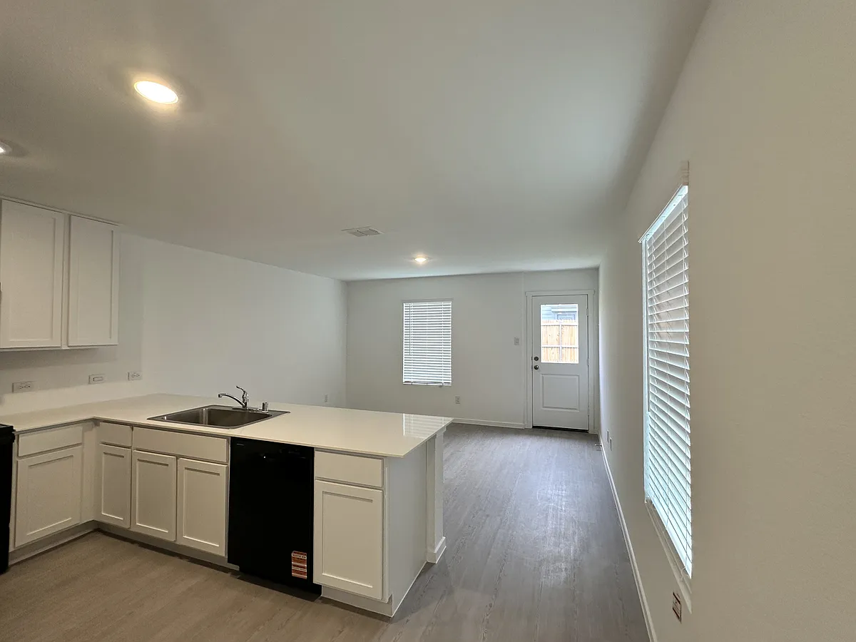 Building Photo - 914 Sandhill Crane Ln