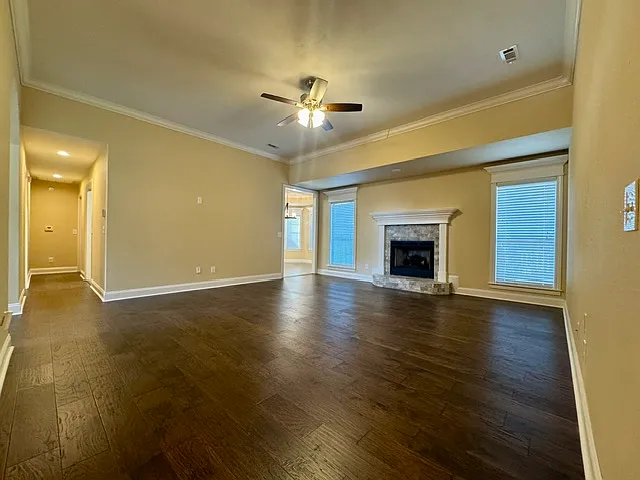 1591 London Terrace - 1 — Photo 4