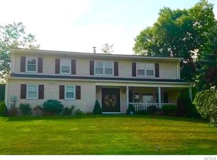 35 Minuteman Cir, Orangeburg, NY