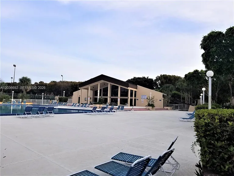 14201 N Kendall Dr #405D — Photo 35
