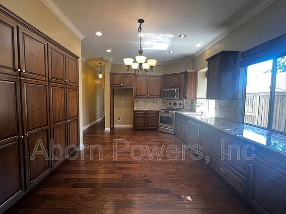 4th image of 3629 Walker Park Dr