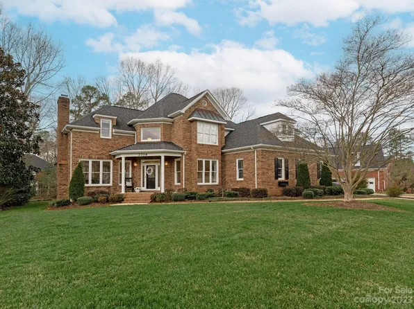 2706 Dogleg Ct, Matthews, NC 28104