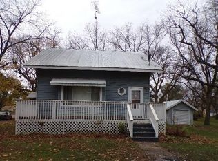 212 S Center St, Ceylon, MN 56121