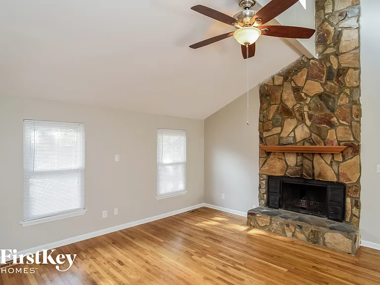 8500 Park Vista Cir — Photo 3