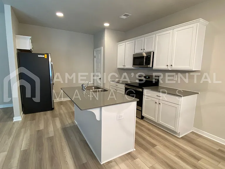115 Avalon Way — Photo 5