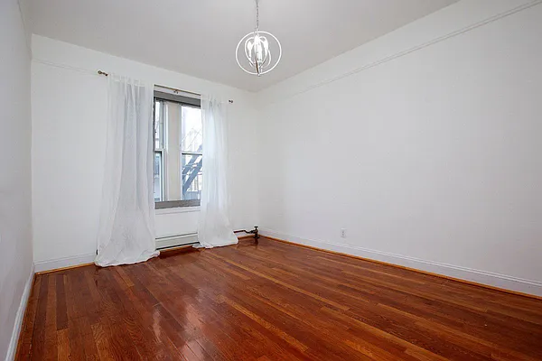 Sold by Winzone Realty Inc | media 7