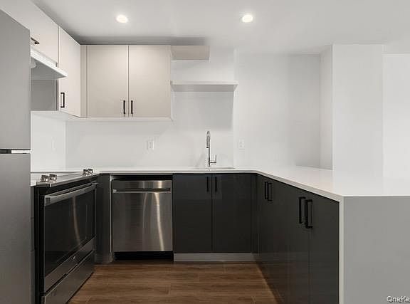 5th image of 3436 Kingsbridge Ave APT 4B