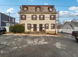 8 Ridgeview Pl, Pt Chester, NY 10573