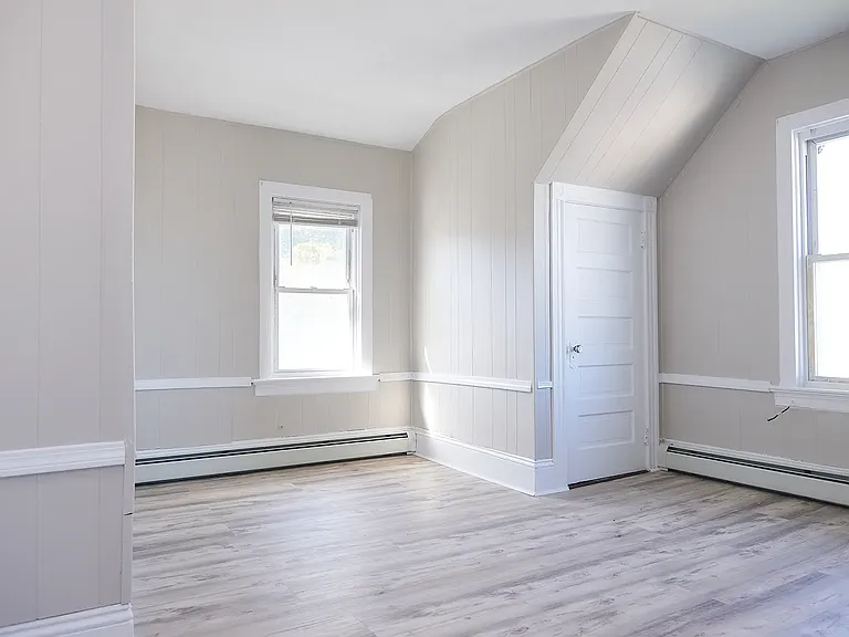 176 Terrace Ave #3 — Photo 3