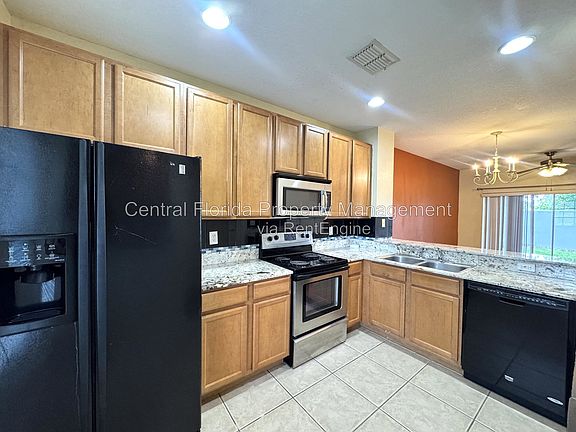 3rd image of 10832 Savannah Wood Ct