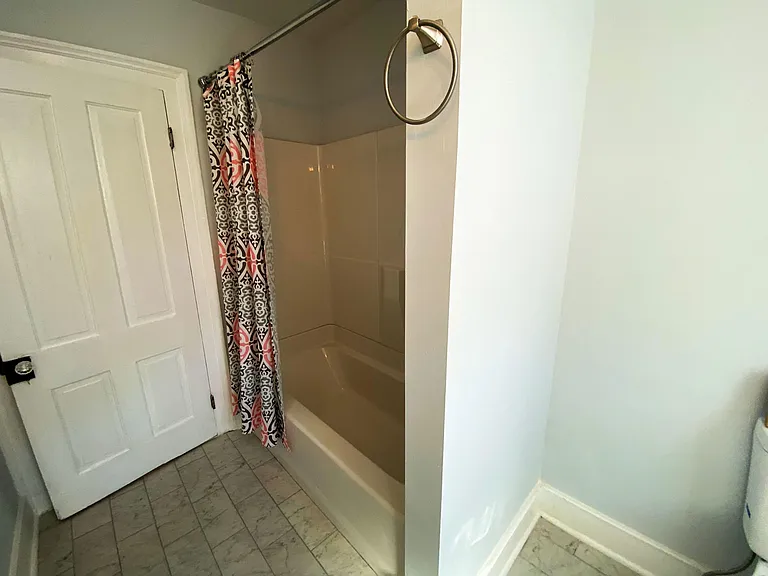 129 Tams St #A — Photo 32