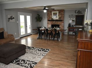 10713 Lindalee Ln, Bakersfield, CA 93312