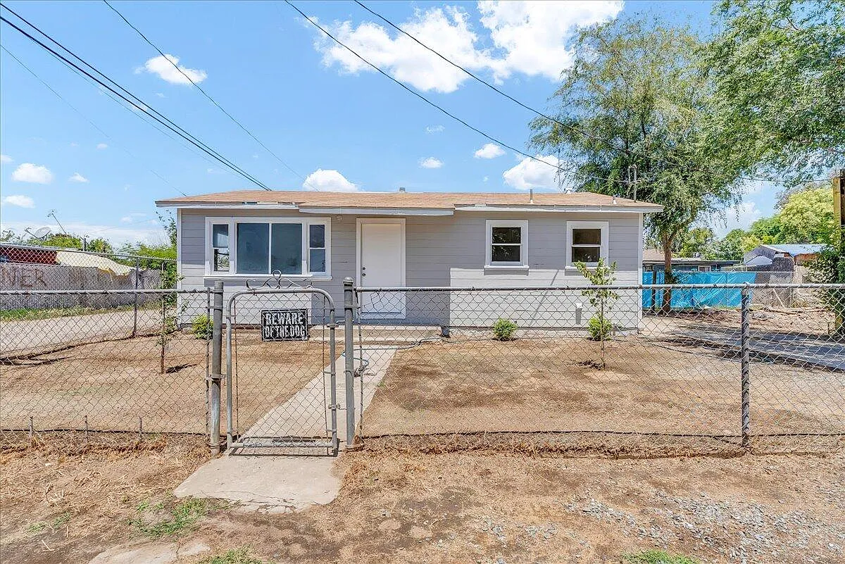 300-320 E Wilson Avenue photo 1