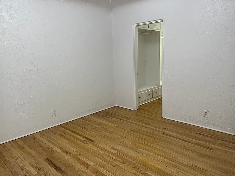Super Cool Mid-Century Modern East Nob Hill Penthouse Suite with Views — Photo 80
