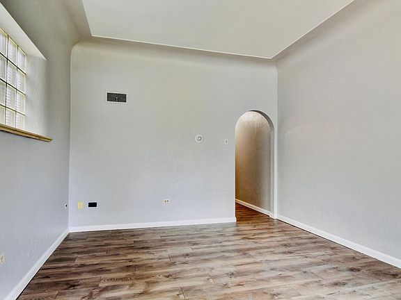 4th image of 4514 N Bryant St